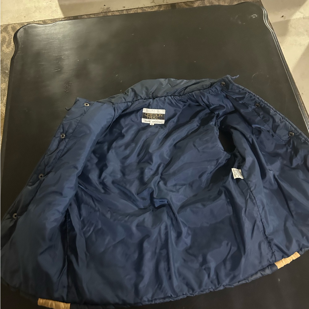 Oregon trail puffer vest - Picture 3 of 3